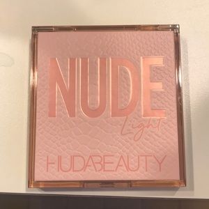 Huda Beauty Nude Light palette